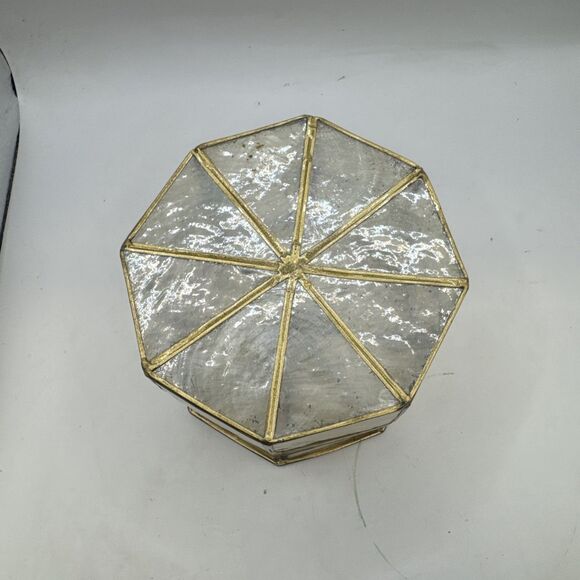 Vintage Capiz Shell Jewelry Trinket Box Brass trim octagon 8 sides 3.75 x 5.75 - Picture 4 of 4